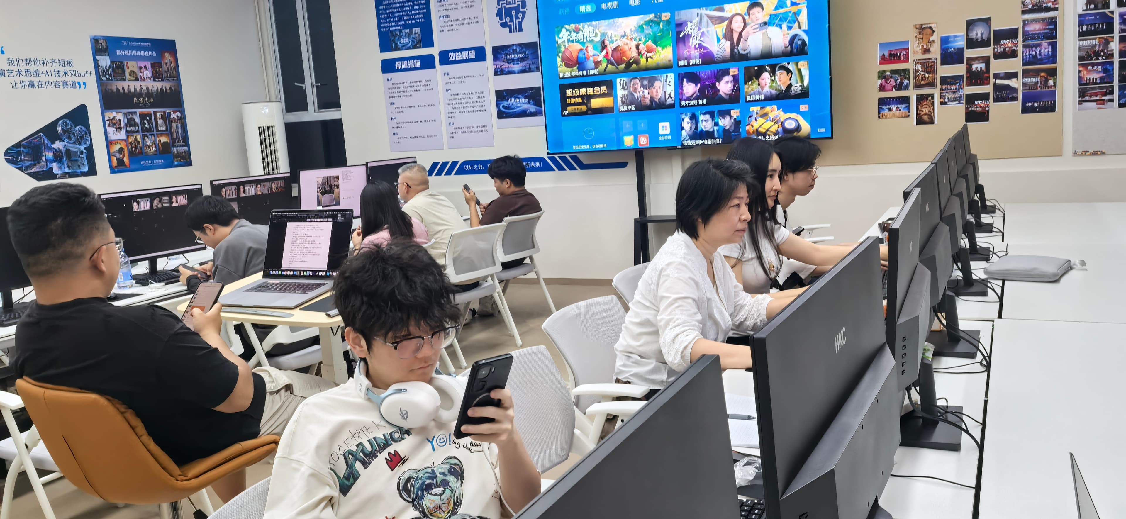 广州学院 AI 影视短剧培训课堂